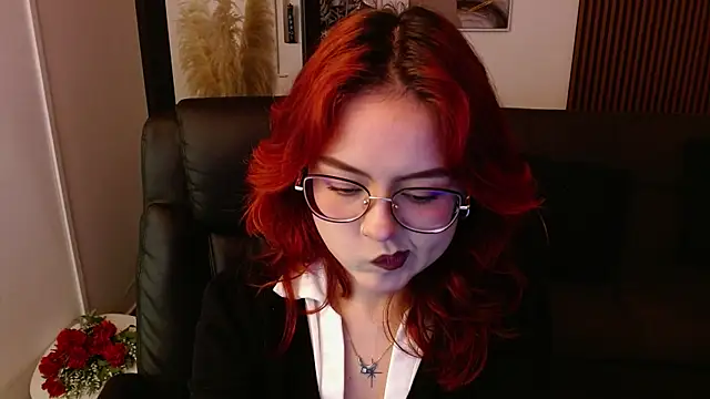 Snapshot of crimson_tati_ chatting on March 2025 05:00:02 AM crimson tati online show from March 2025 05:00:02 AM