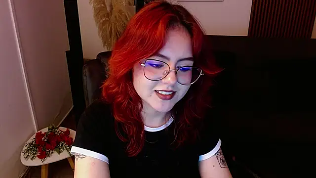 Snapshot of crimson_tati_ chatting on March 2025 10:13:02 AM crimson tati online show from March 2025 10:13:02 AM