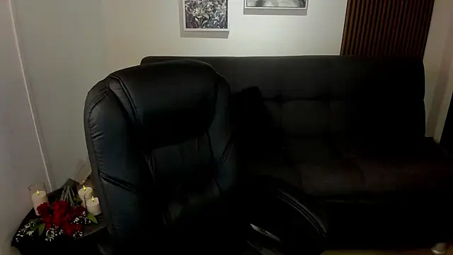 Snapshot of crimson_tati_ chatting on November 2025 04:23:02 AM crimson tati online show from November 2025 04:23:02 AM