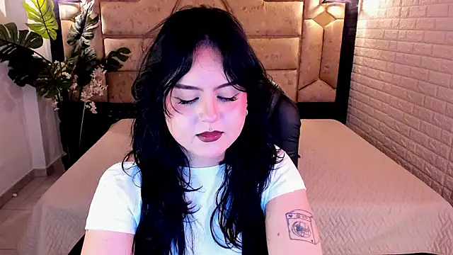 Snapshot of crimson_tati_ chatting on June 2026 06:29:02 AM crimson tati online show from June 2026 06:29:02 AM