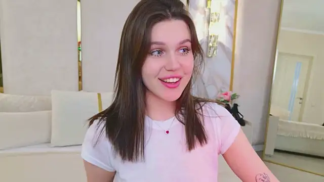 RihannaRose online show from April 2026 05:01:02 PM