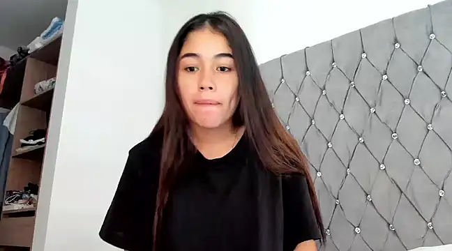 AriaMontgomery online show from December 2024 07:37:02 PM