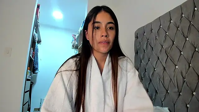 AriaMontgomery online show from December 2024 06:17:02 AM