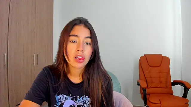 AriaMontgomery online show from February 2025 07:19:02 PM