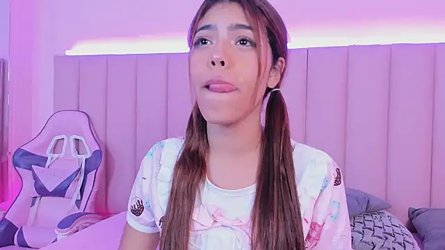 KellyOlsenbe online show from February 2025 05:40:01 AM