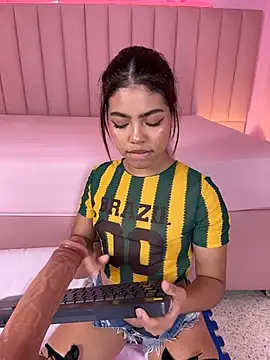 KellyOlsenbe online show from July 2026 08:59:01 PM