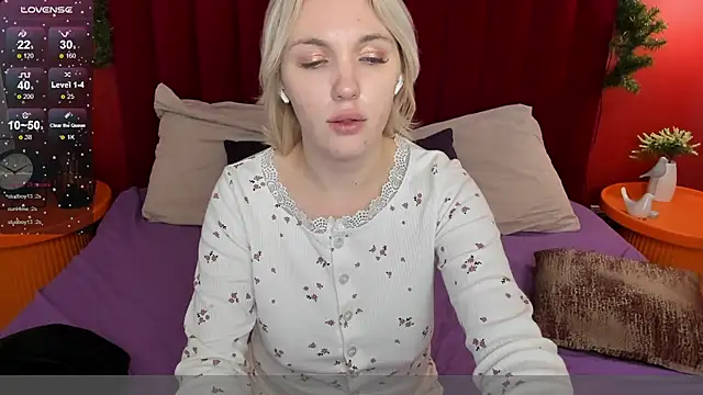 Snapshot of Fluffy_Monica chatting on January 2025 03:58:02 AM Fluffy Monica online show from January 2025 03:58:02 AM