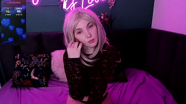 Snapshot of Fluffy_Monica chatting on March 2025 07:19:02 AM Fluffy Monica online show from March 2025 07:19:02 AM