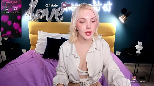 Snapshot of Fluffy_Monica chatting on March 2025 03:59:02 AM Fluffy Monica online show from March 2025 03:59:02 AM