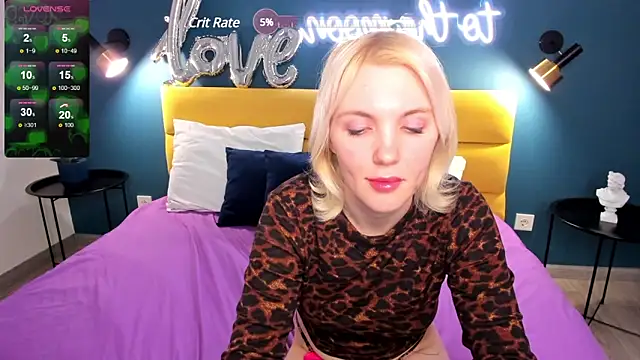 Snapshot of Fluffy_Monica chatting on March 2025 04:19:01 AM Fluffy Monica online show from March 2025 04:19:01 AM