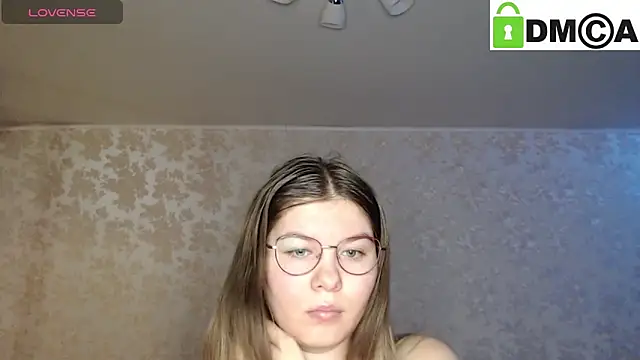 Snapshot of holy_michela chatting on December 2024 02:31:01 AM holy michela online show from December 2024 02:31:01 AM