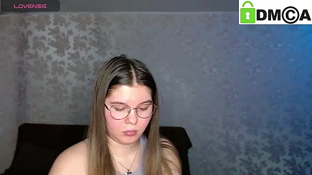 Snapshot of holy_michela chatting on January 2025 07:07:02 PM holy michela online show from January 2025 07:07:02 PM