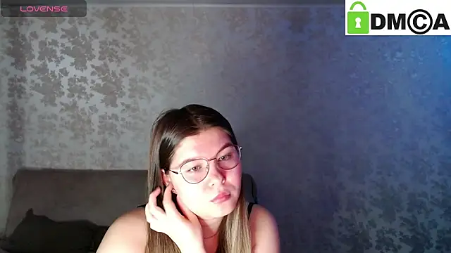 Snapshot of holy_michela chatting on February 2025 03:50:01 AM holy michela online show from February 2025 03:50:01 AM