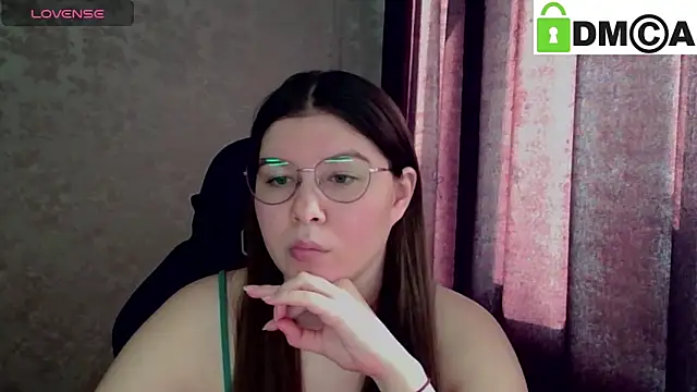 Snapshot of holy_michela chatting on March 2026 04:40:02 AM holy michela online show from March 2026 04:40:02 AM