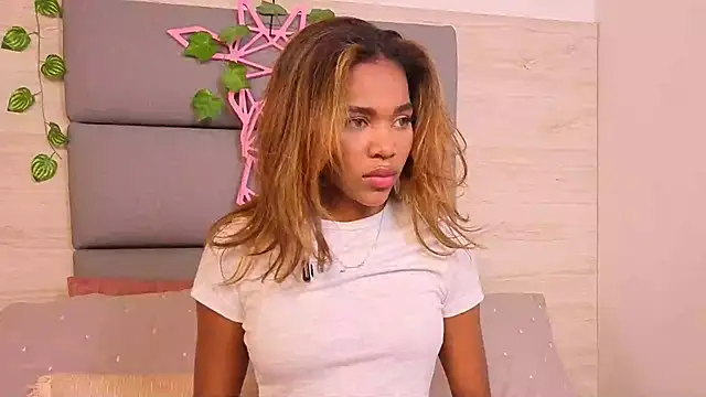 Lily Miiller online show from October 2025 07:37:01 PM