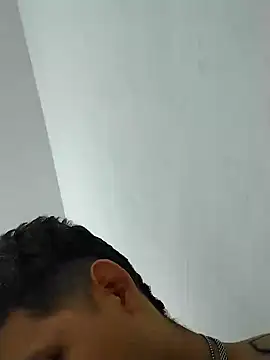 Snapshot of King_russo chatting on February 2025 06:04:01 AM King russo online show from February 2025 06:04:01 AM