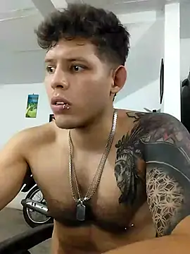 Snapshot of King_russo chatting on February 2025 11:15:02 PM King russo online show from February 2025 11:15:02 PM