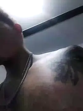 Snapshot of King_russo chatting on February 2025 05:12:01 AM King russo online show from February 2025 05:12:01 AM