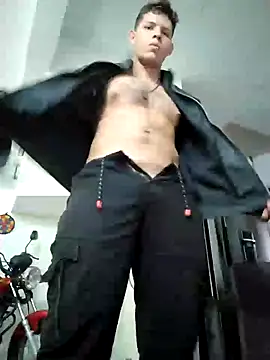 Snapshot of King_russo chatting on February 2025 07:27:02 PM King russo online show from February 2025 07:27:02 PM