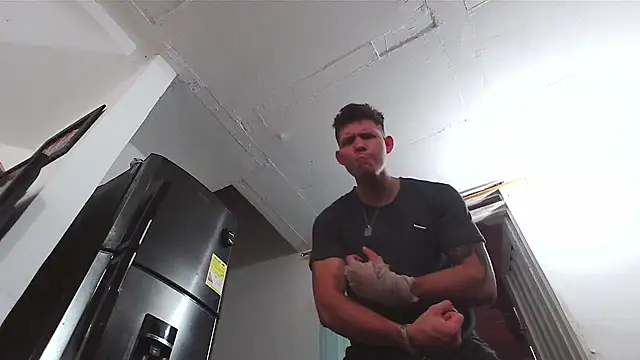 Snapshot of King_russo chatting on March 2025 08:53:01 PM King russo online show from March 2025 08:53:01 PM