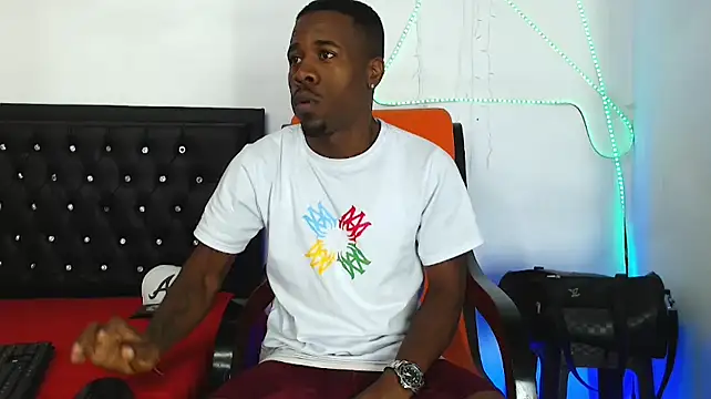 Snapshot of Damian_hart_24CM chatting on September 2025 10:26:02 AM Damian hart 24CM online show from September 2025 10:26:02 AM