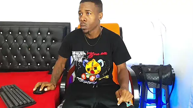 Snapshot of Damian_hart_24CM chatting on September 2025 10:15:01 AM Damian hart 24CM online show from September 2025 10:15:01 AM