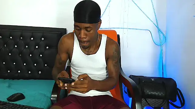 Snapshot of Damian_hart_24CM chatting on October 2025 11:00:02 AM Damian hart 24CM online show from October 2025 11:00:02 AM