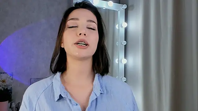 Tate Angel online show from September 2025 06:23:02 PM