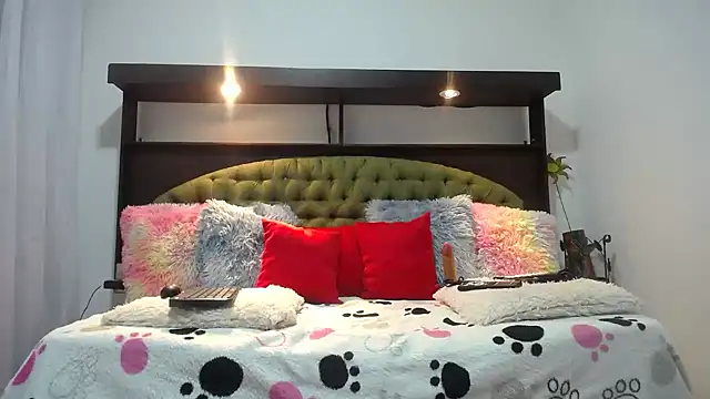 EMILY ROUSSE71 online show from February 2025 11:13:02 PM