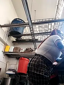 EMILY ROUSSE71 online show from September 2025 09:15:01 PM