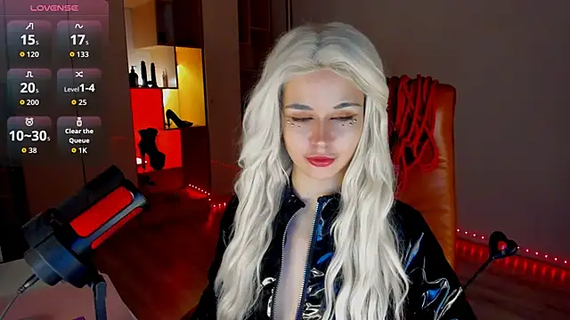 mollyposhh online show from March 2026 06:03:01 PM