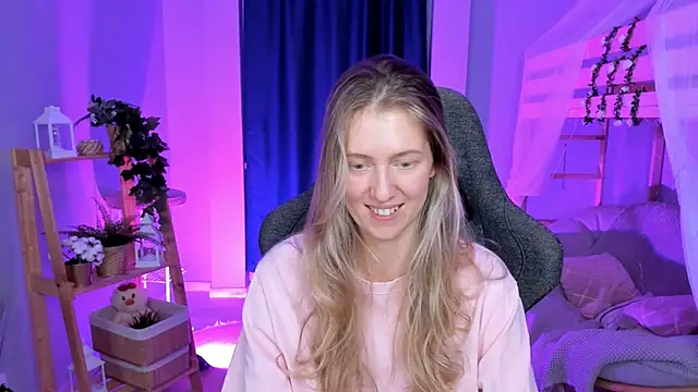 Sharon Evansi online show from March 2026 02:03:02 PM