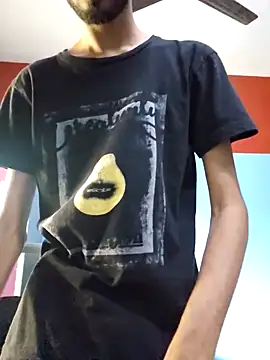 Snapshot of Luffyslim chatting on December 2024 05:37:01 AM Luffyslim online show from December 2024 05:37:01 AM