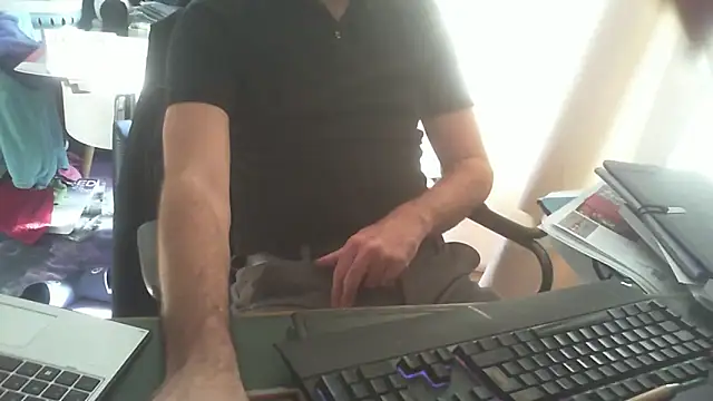 shyfrenchcock1 online show from October 2025 08:59:01 AM