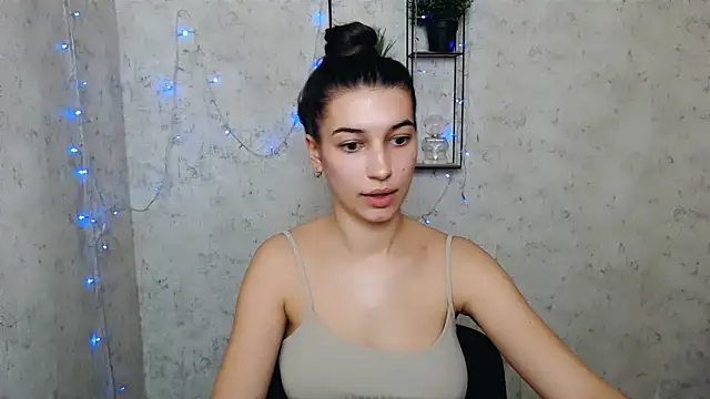 KarolinaRosse  online show from March 2025 01:18:01 PM