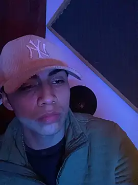 Snapshot of SkinnyHot444 chatting on January 2025 11:48:01 AM SkinnyHot444 online show from January 2025 11:48:01 AM