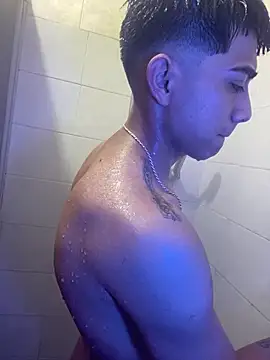 Snapshot of SkinnyHot444 chatting on January 2025 06:16:01 AM SkinnyHot444 online show from January 2025 06:16:01 AM