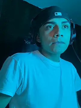 Snapshot of SkinnyHot444 chatting on January 2025 08:11:02 AM SkinnyHot444 online show from January 2025 08:11:02 AM