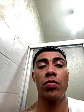 Snapshot of SkinnyHot444 chatting on October 2025 10:52:01 PM SkinnyHot444 online show from October 2025 10:52:01 PM