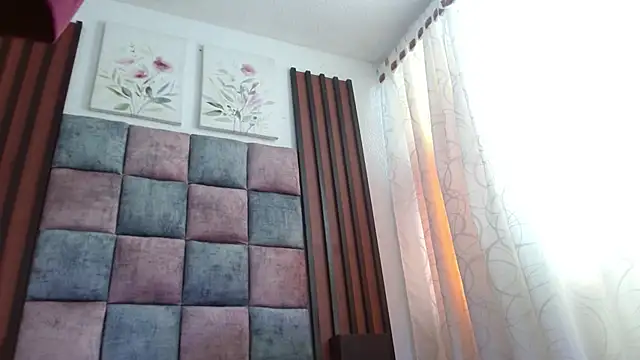 Saraa-restrepo online show from January 2025 01:43:01 PM