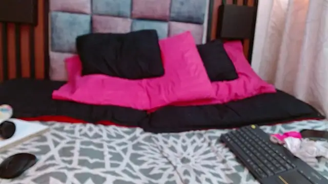 Saraa-restrepo online show from February 2025 02:09:02 PM