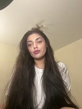 Snapshot of Sweet_Khalifa_ chatting on February 2025 03:39:01 PM Sweet Khalifa online show from February 2025 03:39:01 PM