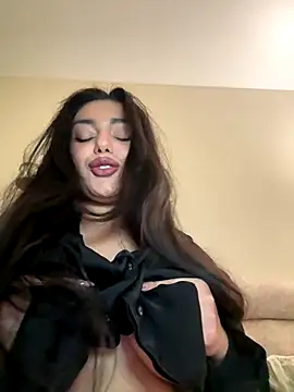 Snapshot of Sweet_Khalifa_ chatting on November 2025 03:45:01 PM Sweet Khalifa online show from November 2025 03:45:01 PM