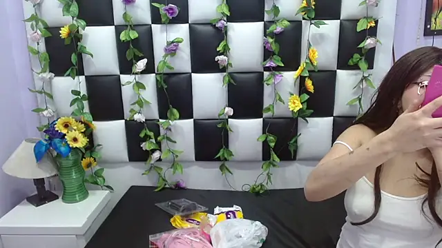 Morgana Smit online show from February 2025 01:44:01 PM