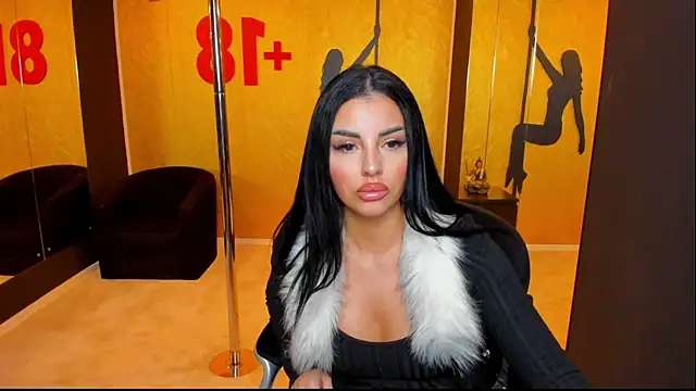 Snapshot of anemarieejolie chatting on January 2025 09:55:02 PM anemarieejolie online show from January 2025 09:55:02 PM