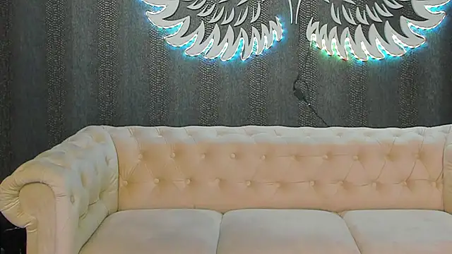 Snapshot of anemarieejolie chatting on January 2025 10:30:02 PM anemarieejolie online show from January 2025 10:30:02 PM