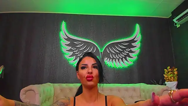 Snapshot of anemarieejolie chatting on January 2025 05:32:01 PM anemarieejolie online show from January 2025 05:32:01 PM