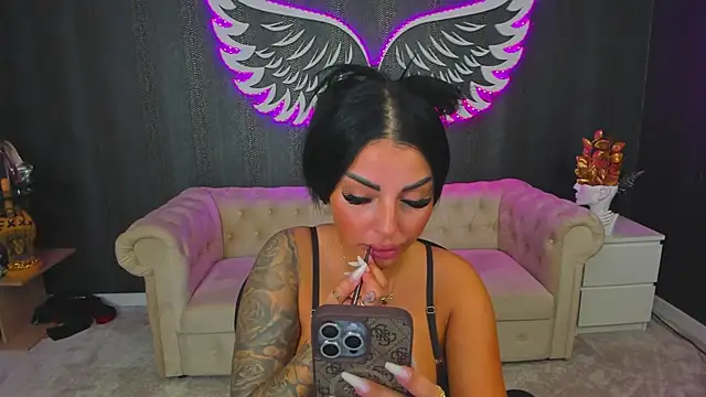 Snapshot of anemarieejolie chatting on September 2025 04:28:02 PM anemarieejolie online show from September 2025 04:28:02 PM