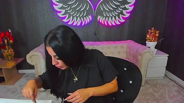 Snapshot of anemarieejolie chatting on September 2025 03:59:02 PM anemarieejolie online show from September 2025 03:59:02 PM