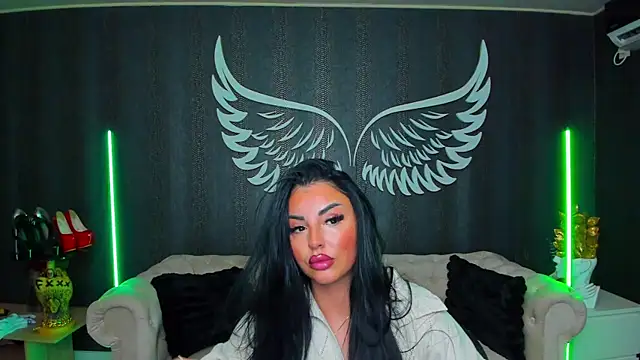 Snapshot of anemarieejolie chatting on November 2025 06:39:01 PM anemarieejolie online show from November 2025 06:39:01 PM